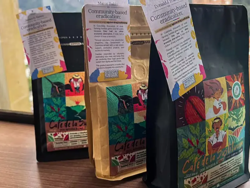 Café colombiano de sustitución de cultivos entregado como regalo diplomático